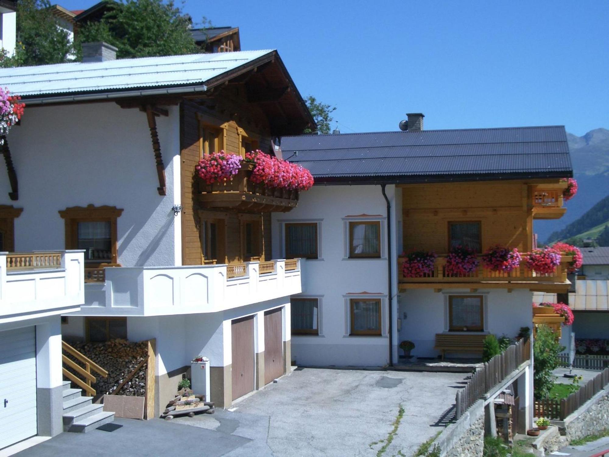 Apartment With Mountain Views From The Balcony Kappl  Exterior photo